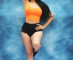 LARISSA: CARICIAS, JUEGO Y TENTACIÓN IRRESISTIBLE - 3