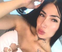 ARDIENTE LATINA CON DESEOS DE LUJURIA A TOPE - 1